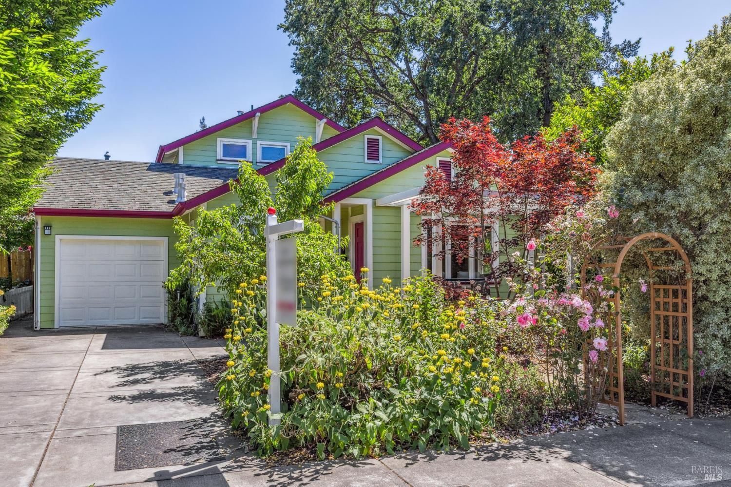 742 Dexter Street
