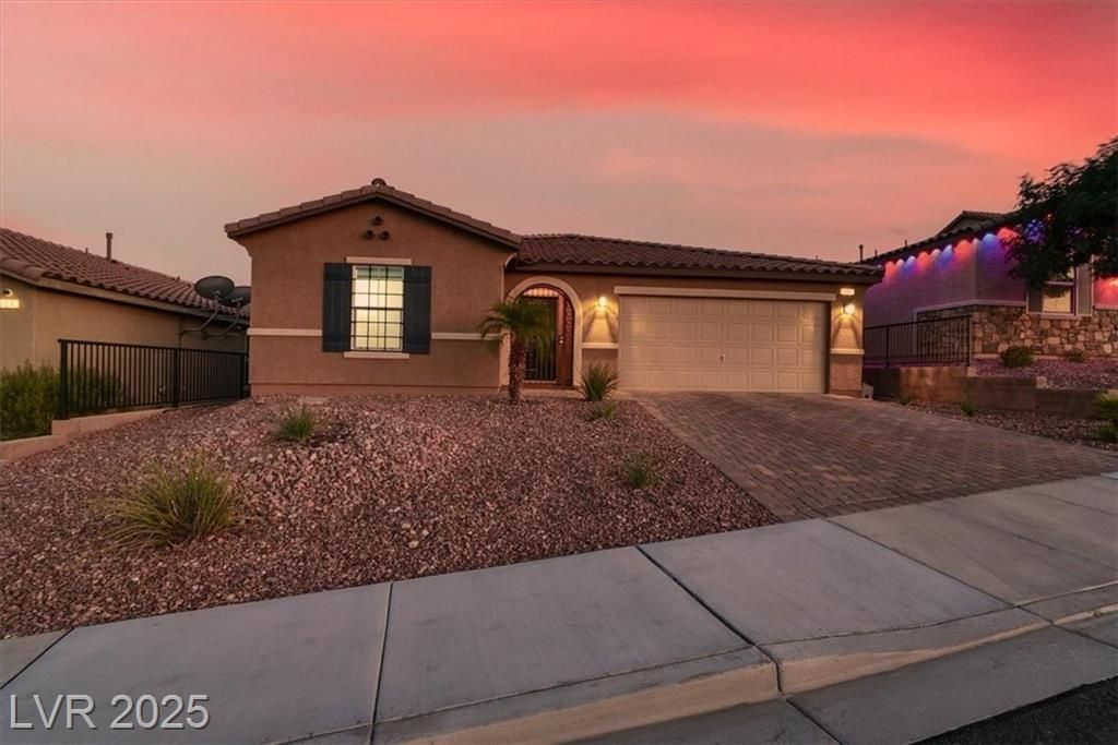 925 Midnight View Avenue