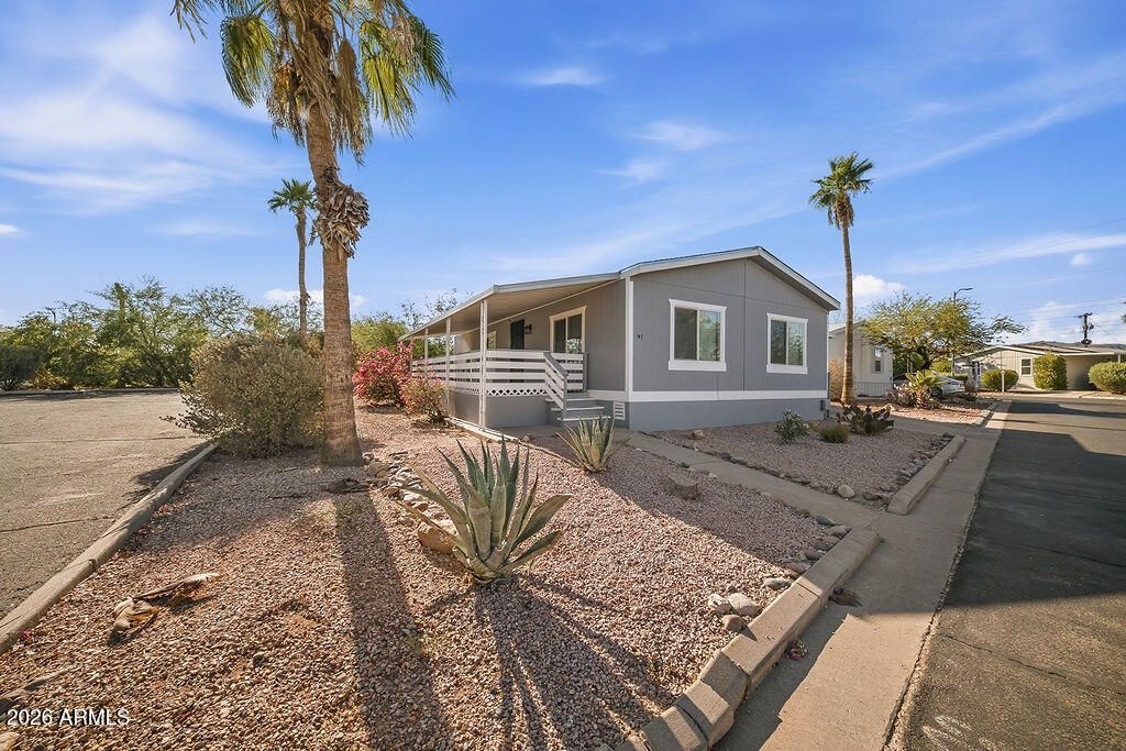 2000 S Apache Road 91