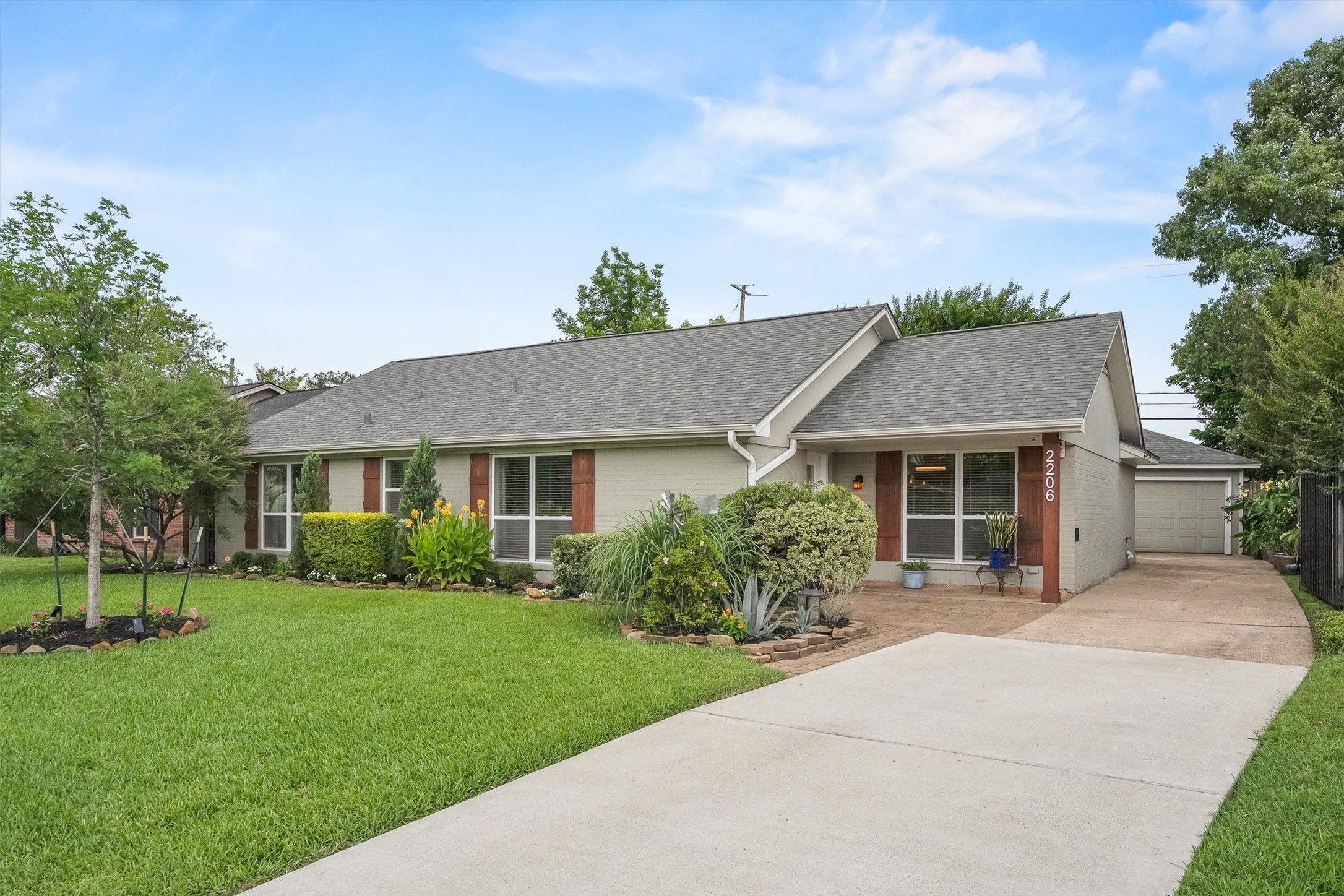 2206 Willowby Drive