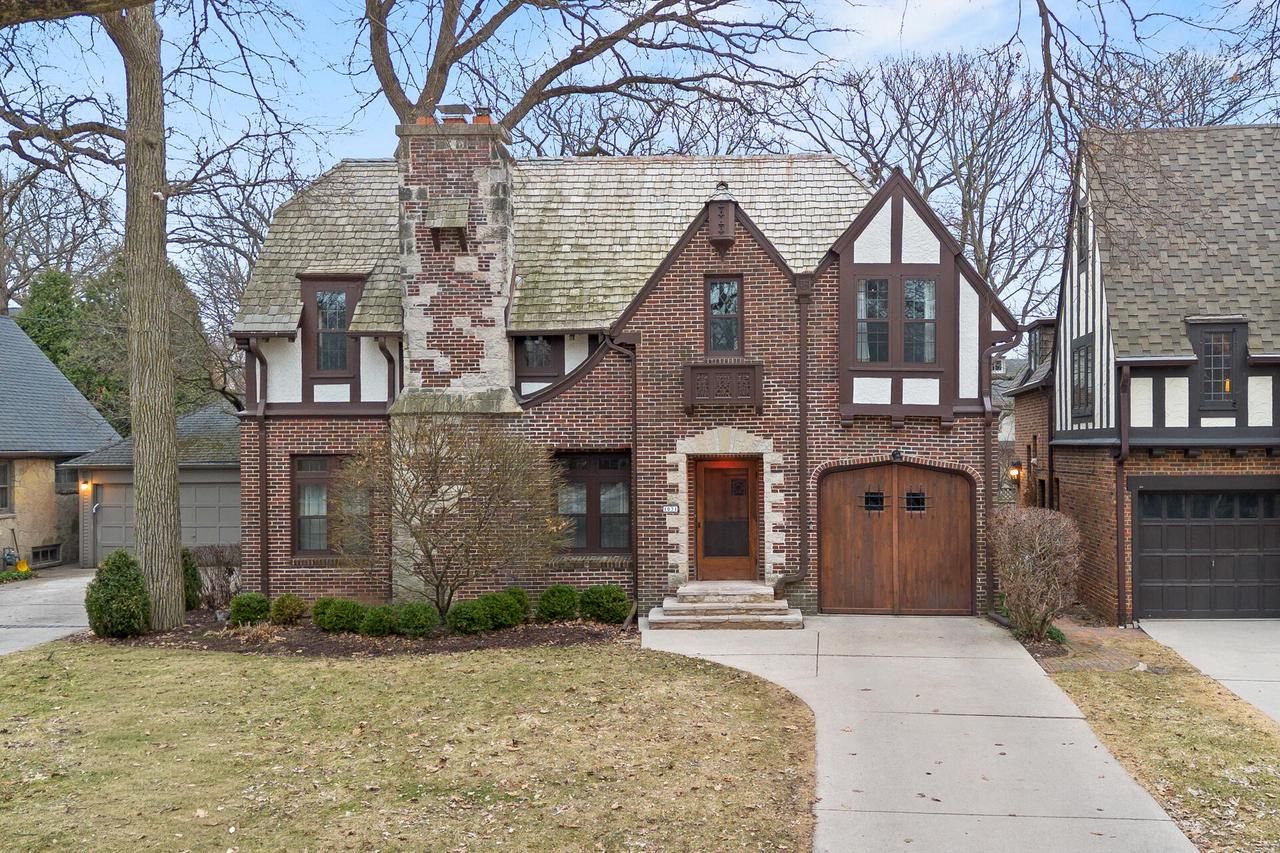 1031 East Circle Drive