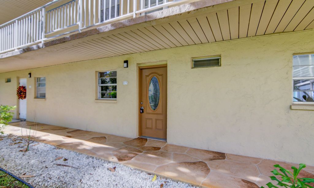 Village Royale on the Green