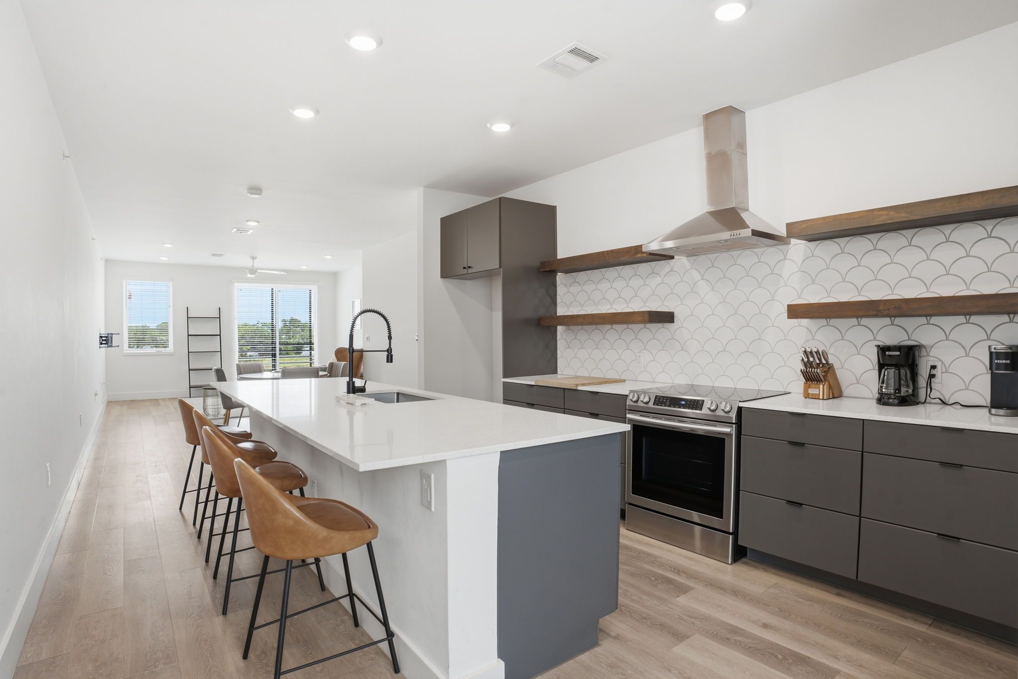 2709 E 5th Street 1306
