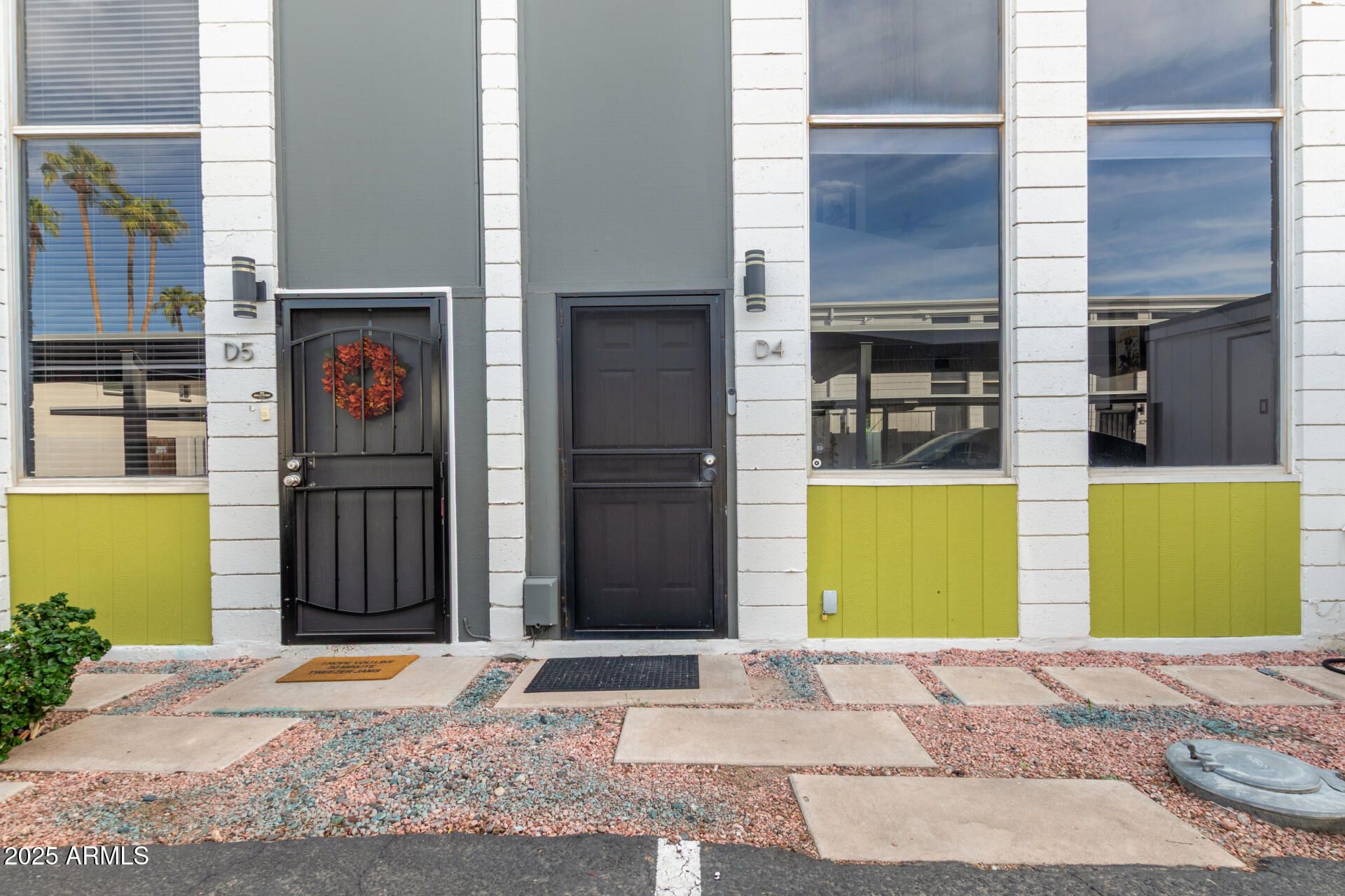 385 W Pierson Street D4