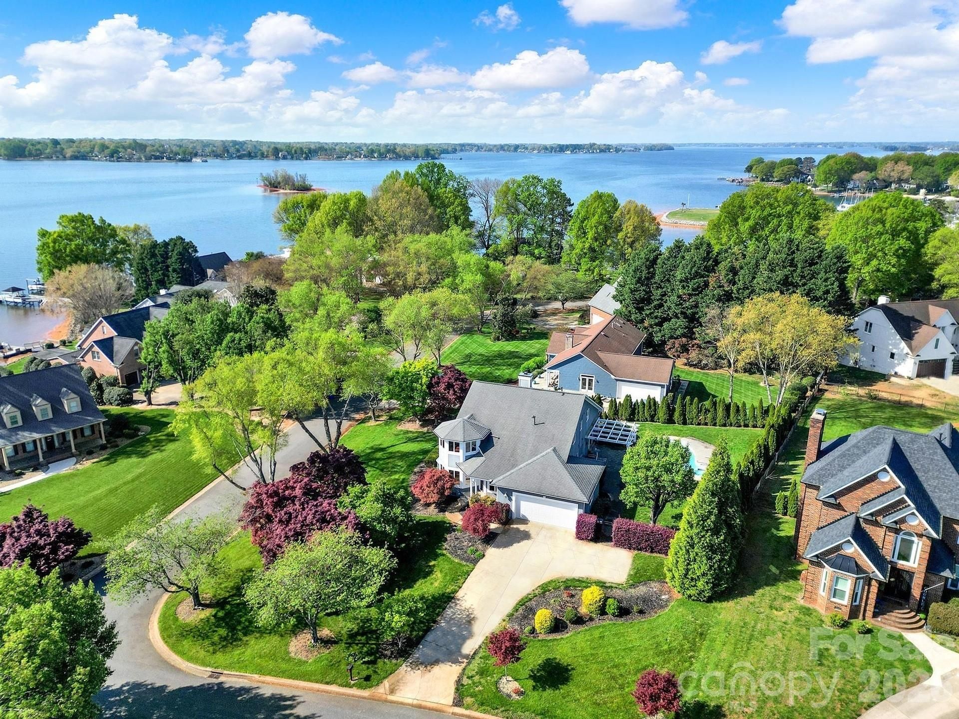 120 Royal Pointe Way