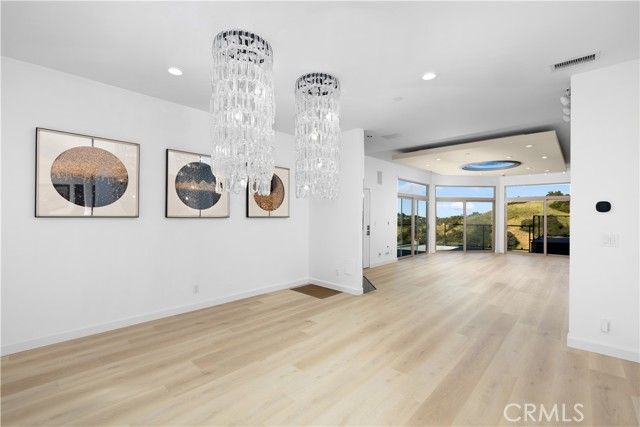 2637 N Mountain Avenue