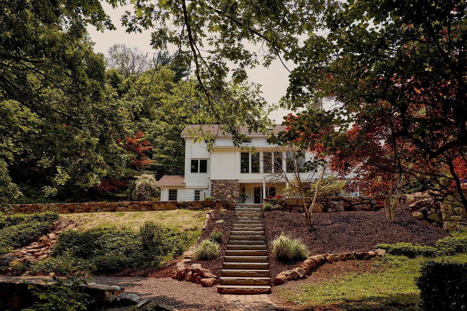 169 Mountain Road