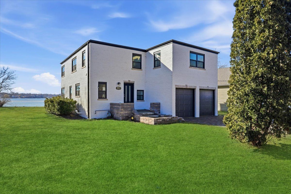 297 E Lakeview Avenue