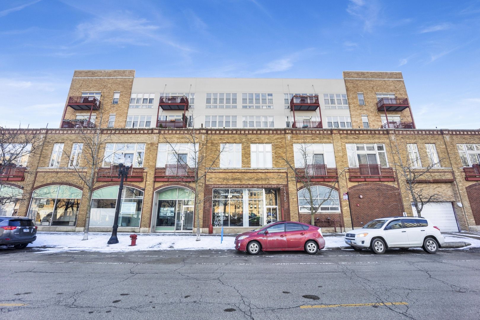 1225 W Morse Avenue 201