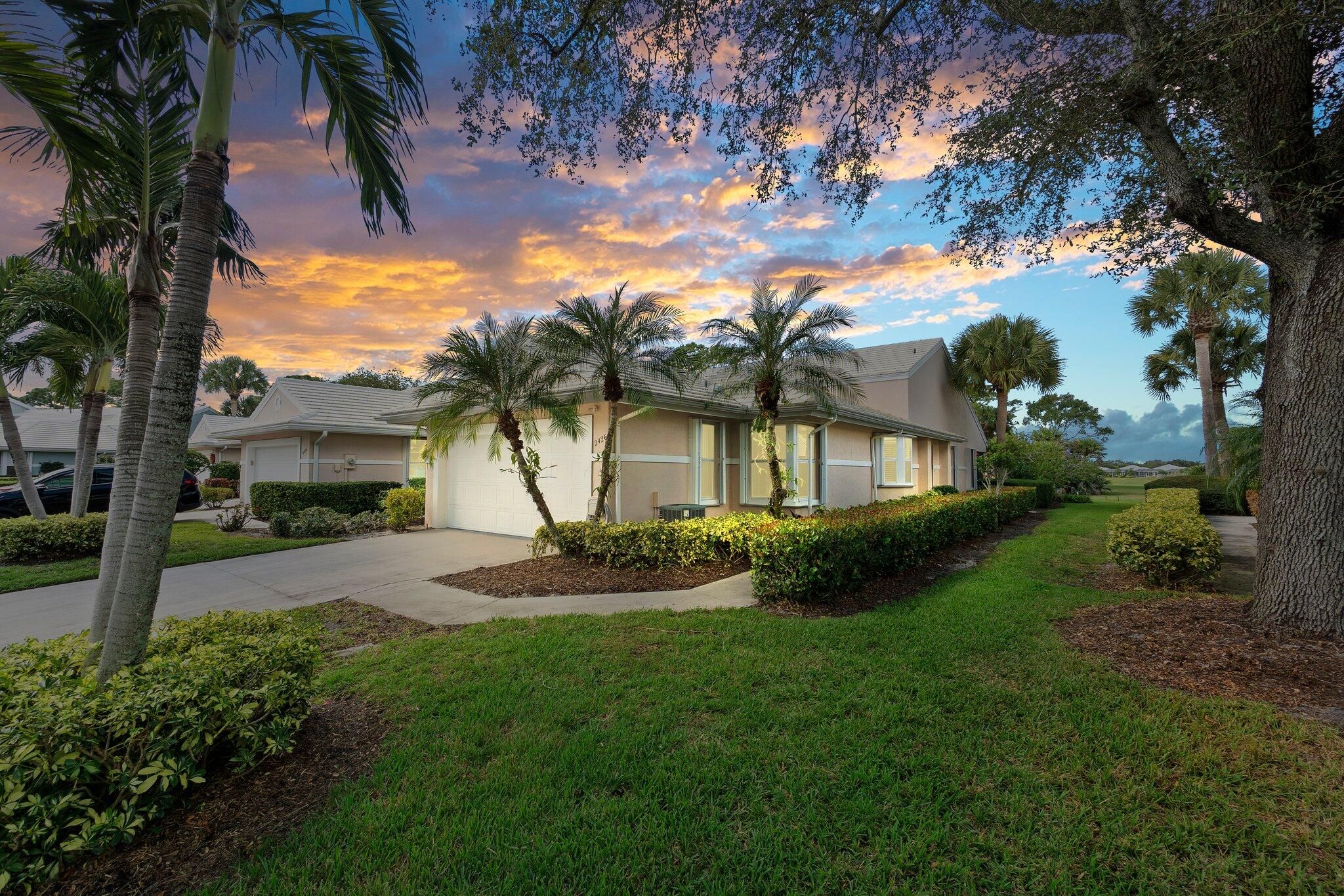 2426 Sw Foxpoint Trail