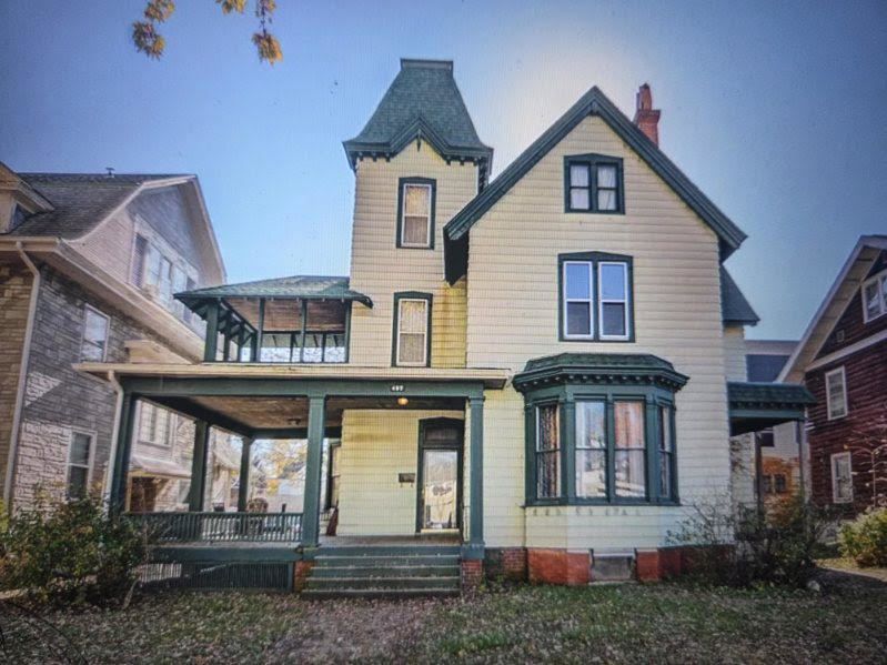 457 W William Street