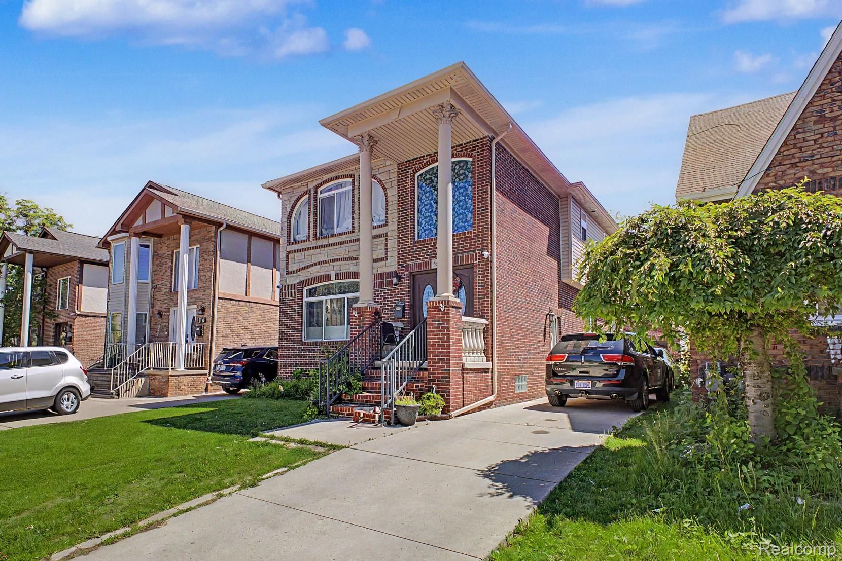 5524 Maple Street
