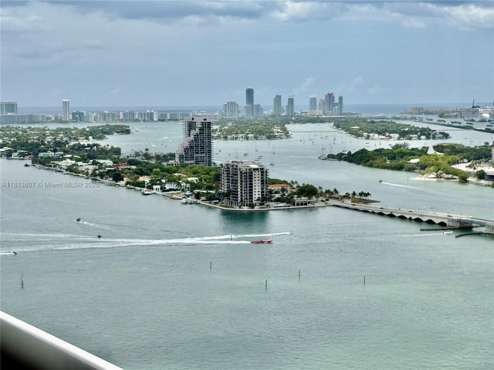 1800 N Bayshore Dr 3512