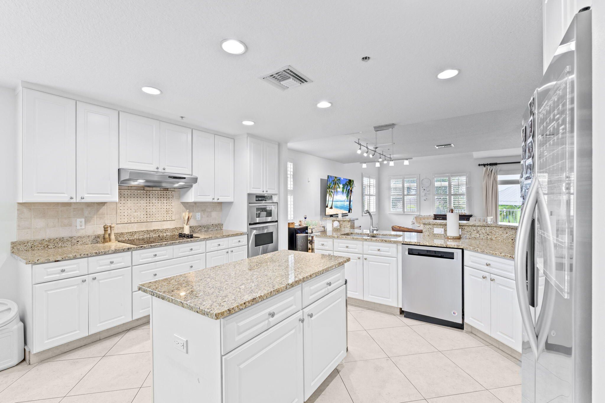 305 E Ocean Avenue Th-7