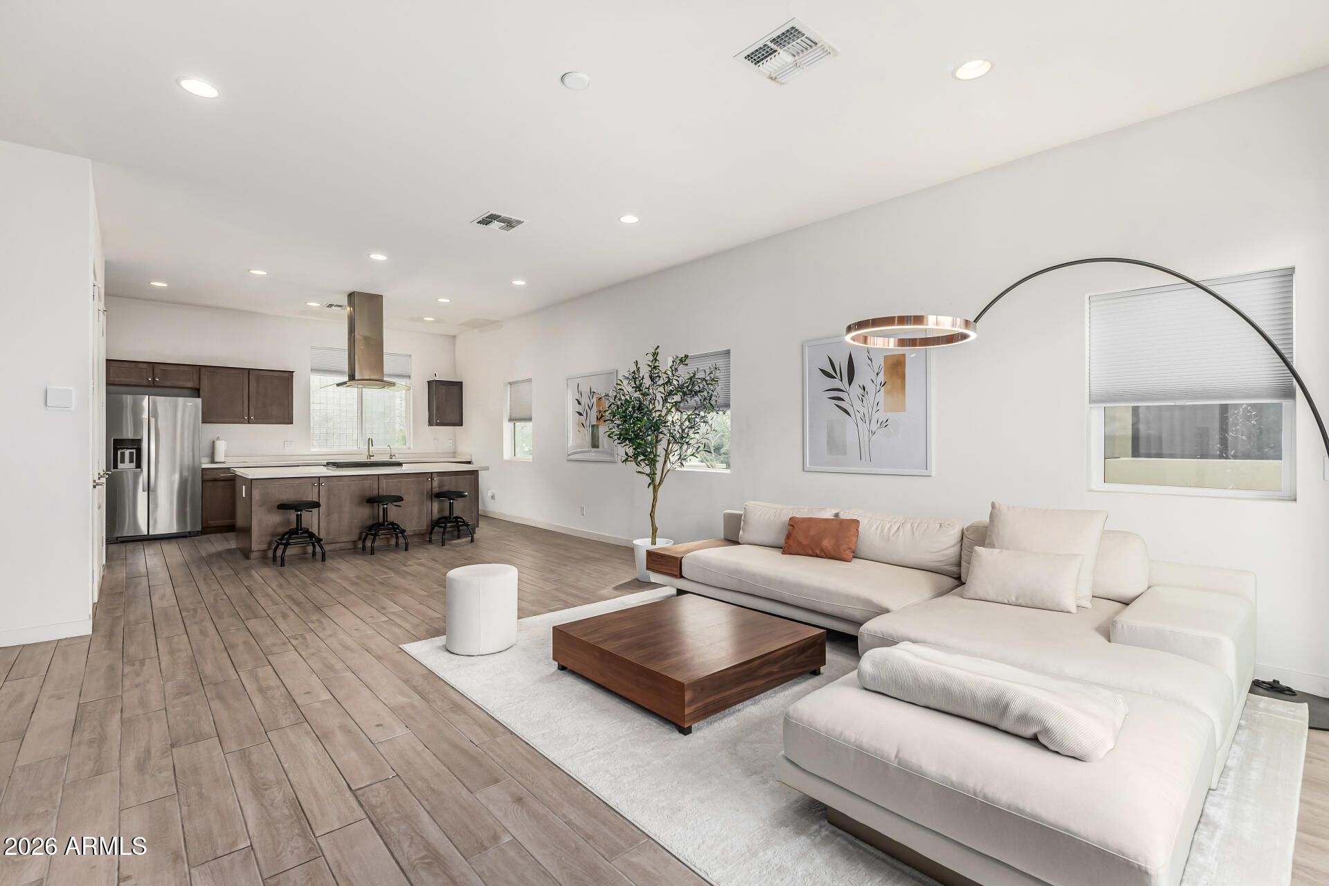 325 E Coronado Road 13