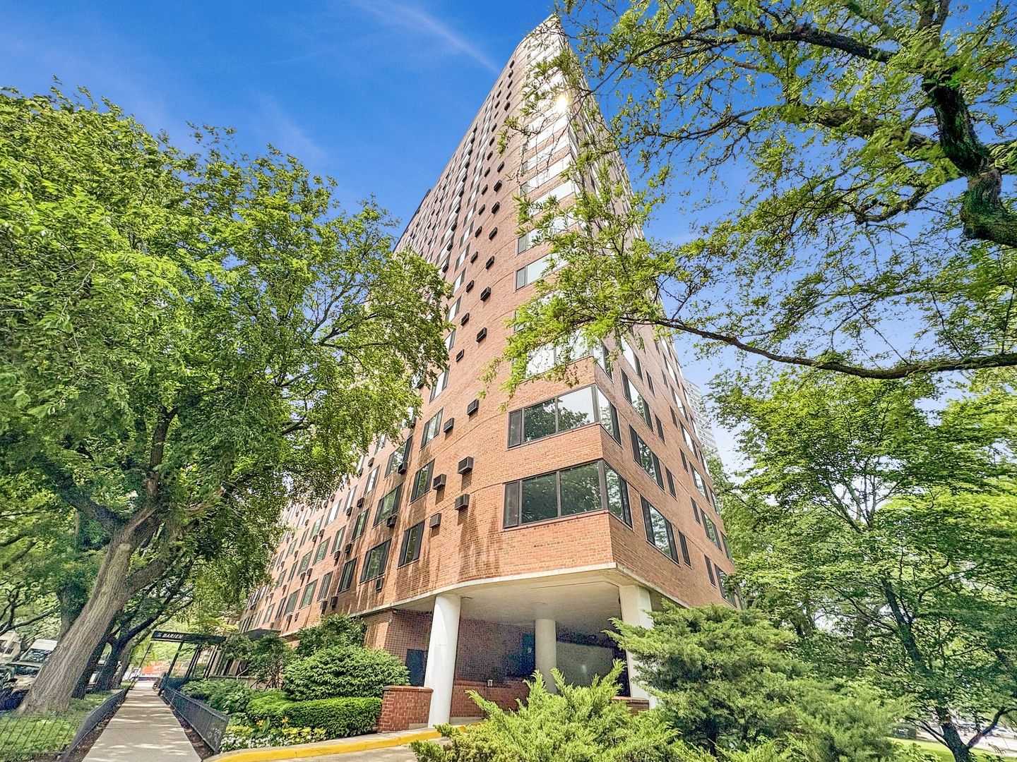 3100 N Lake Shore Drive 413