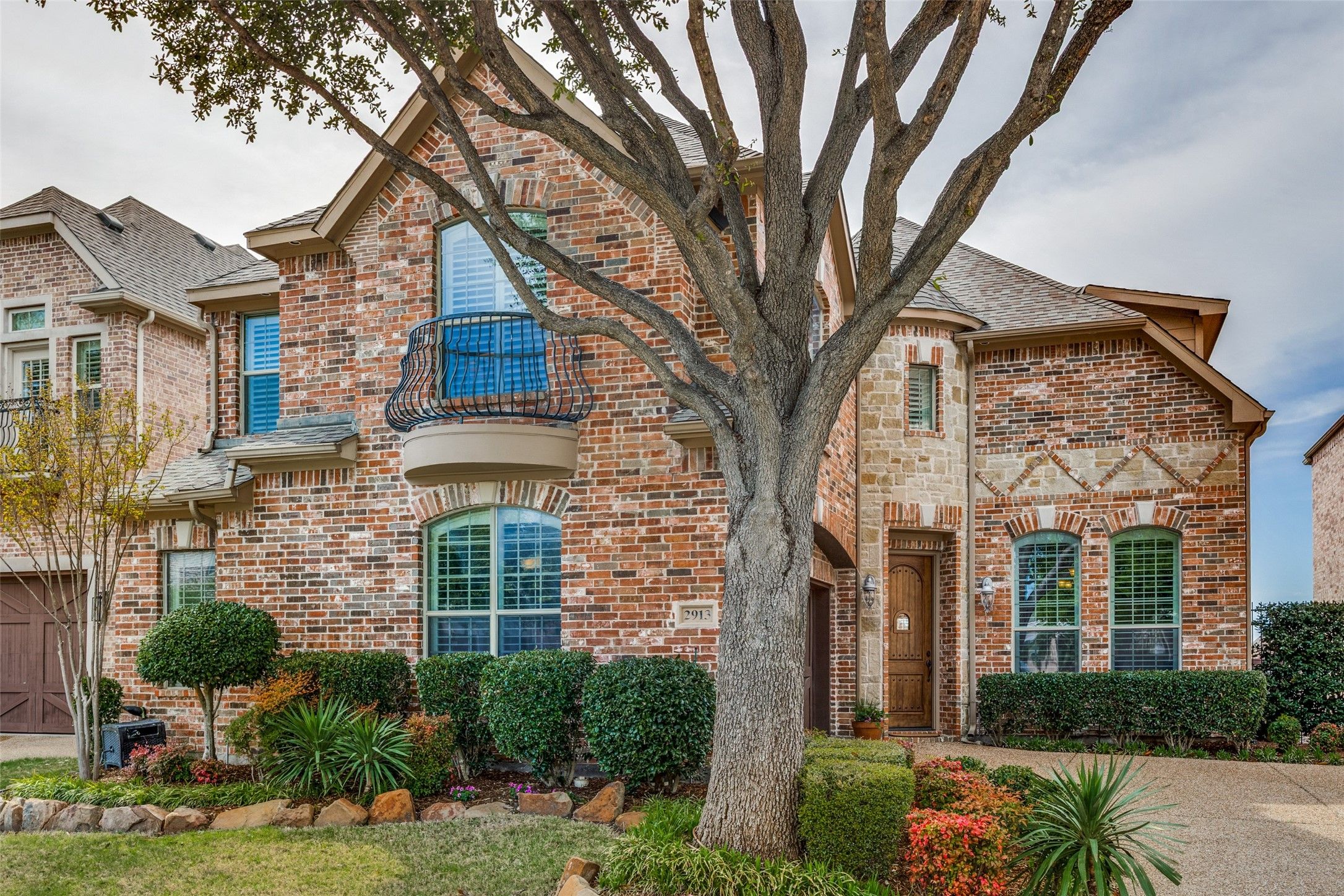 2913 White Dove Drive