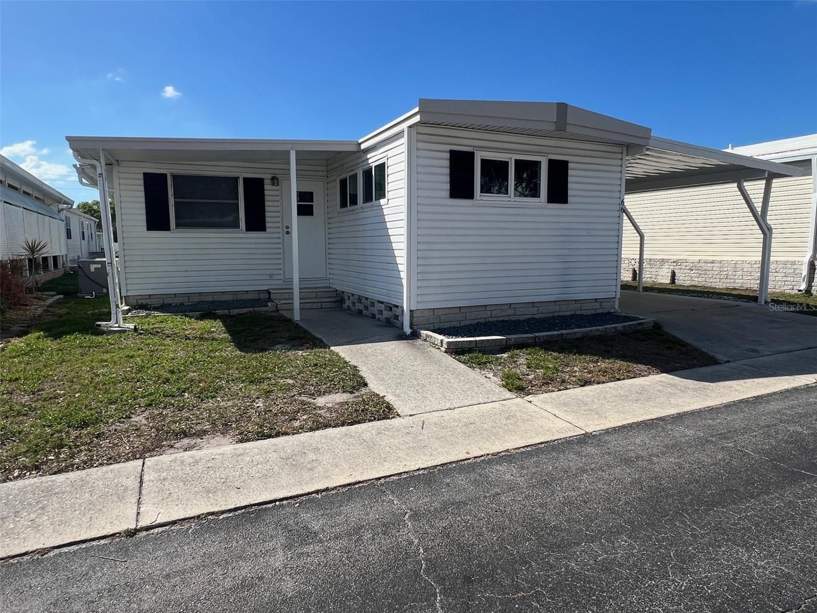 66 Thatch Palm Street W