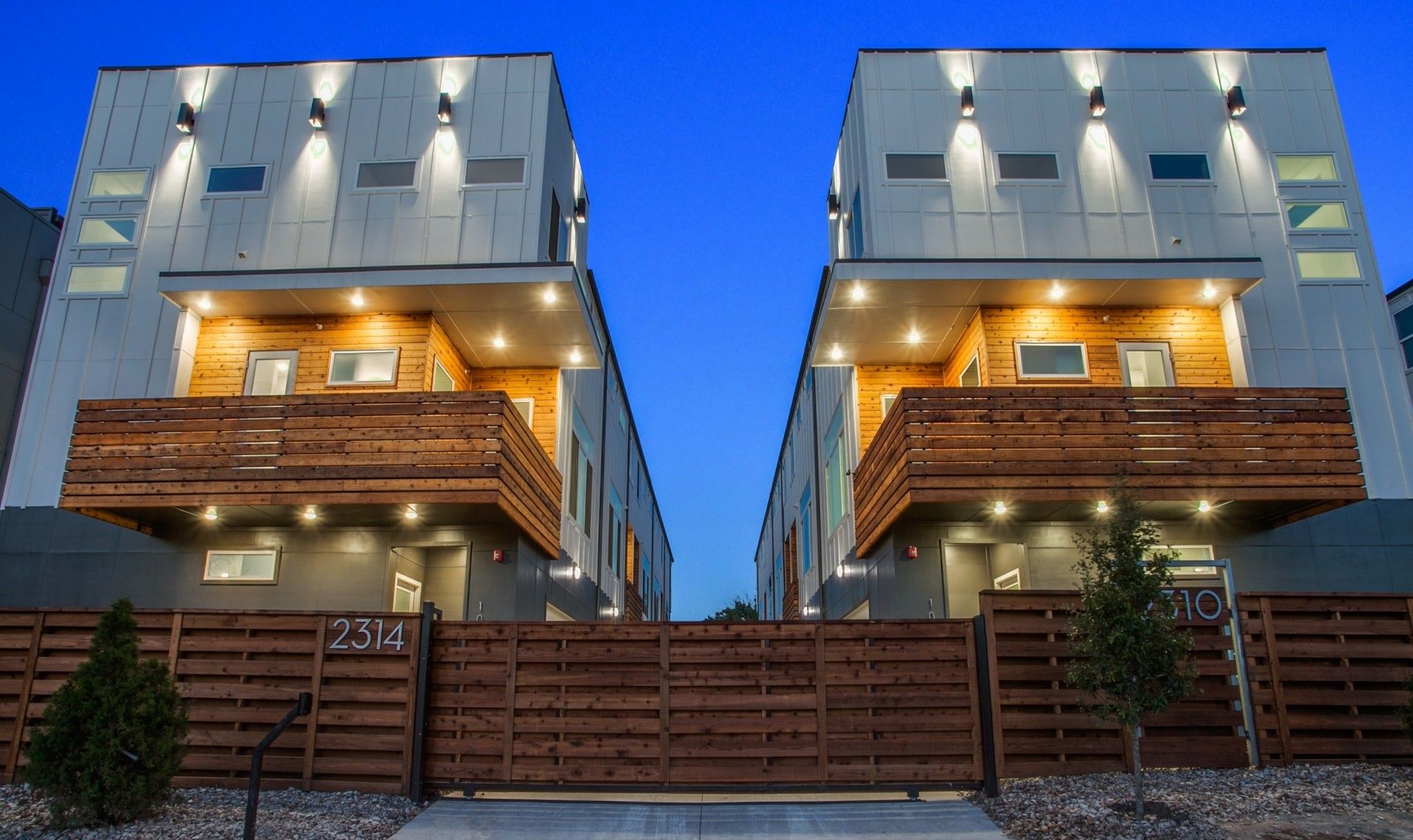 2314 N Carroll Avenue 102