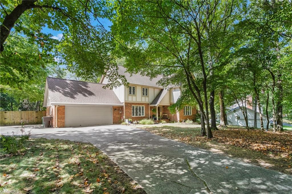 1902 San Fernando Drive