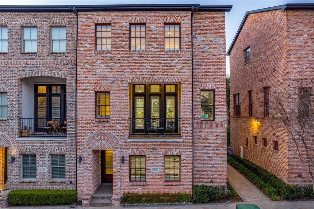 2141 Helsminster Drive