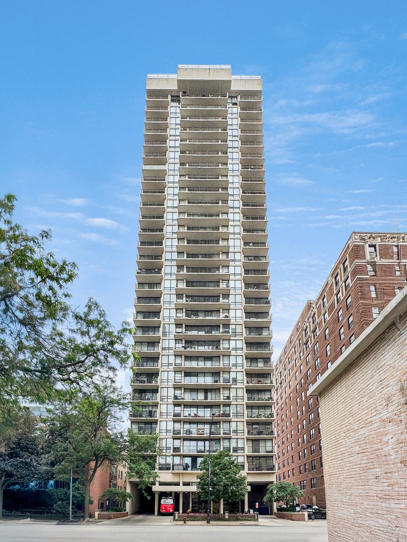 3150 N Sheridan Road 10C