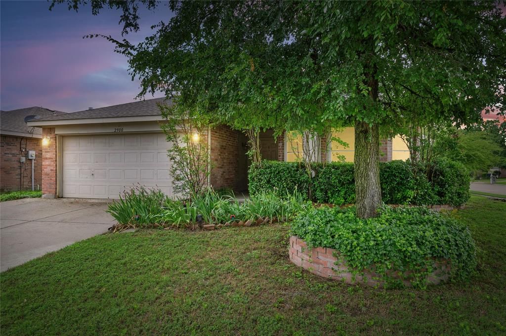 2900 Bluffs Court