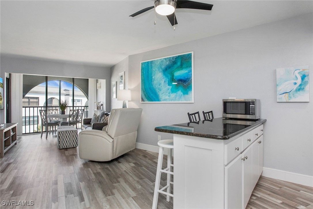 1023 Anglers Cove E504