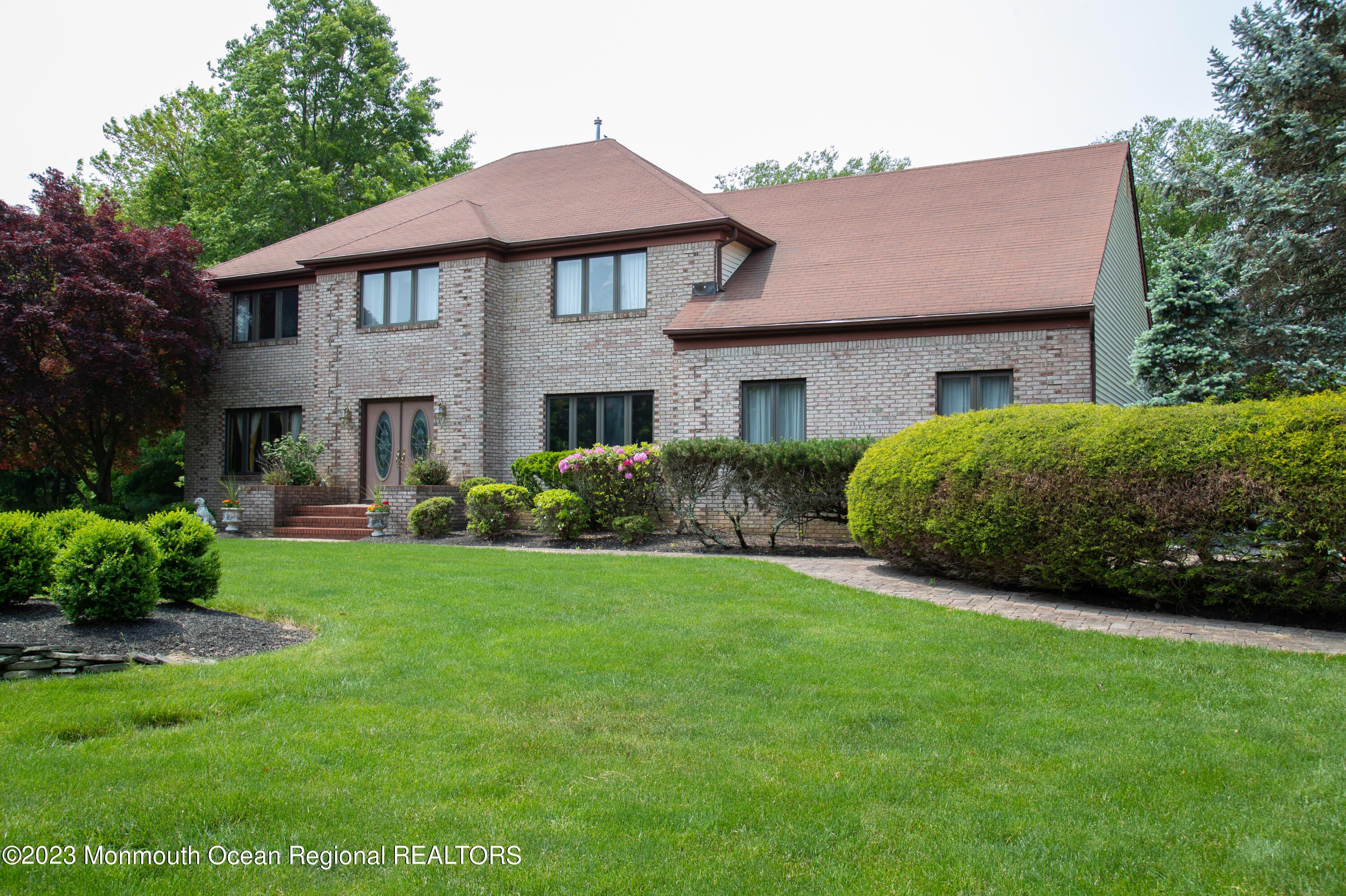 8 Country Squire Lane