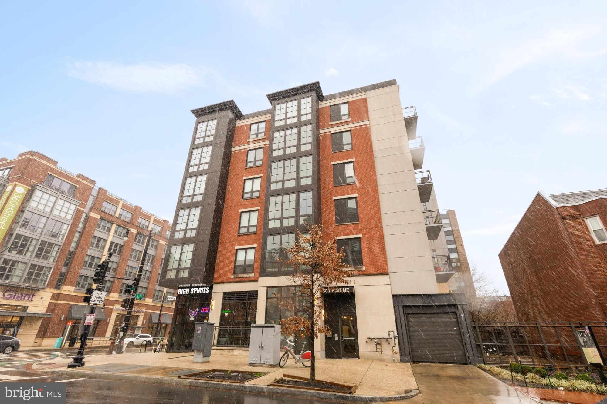 301 H Street Ne 305