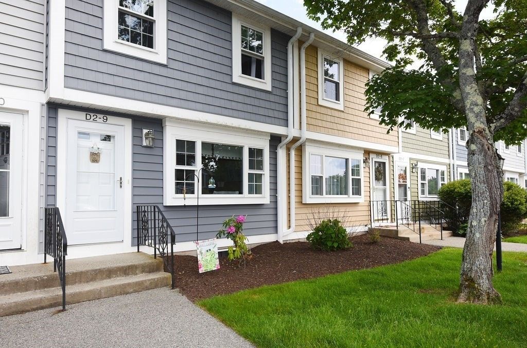 9 Lydon Ln D2