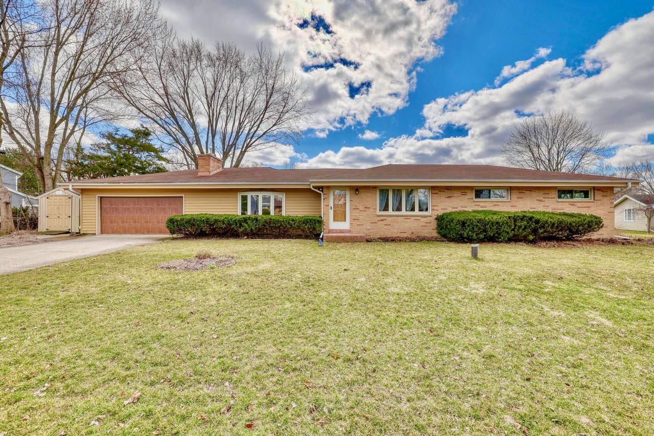 21615 Holly Crest Drive