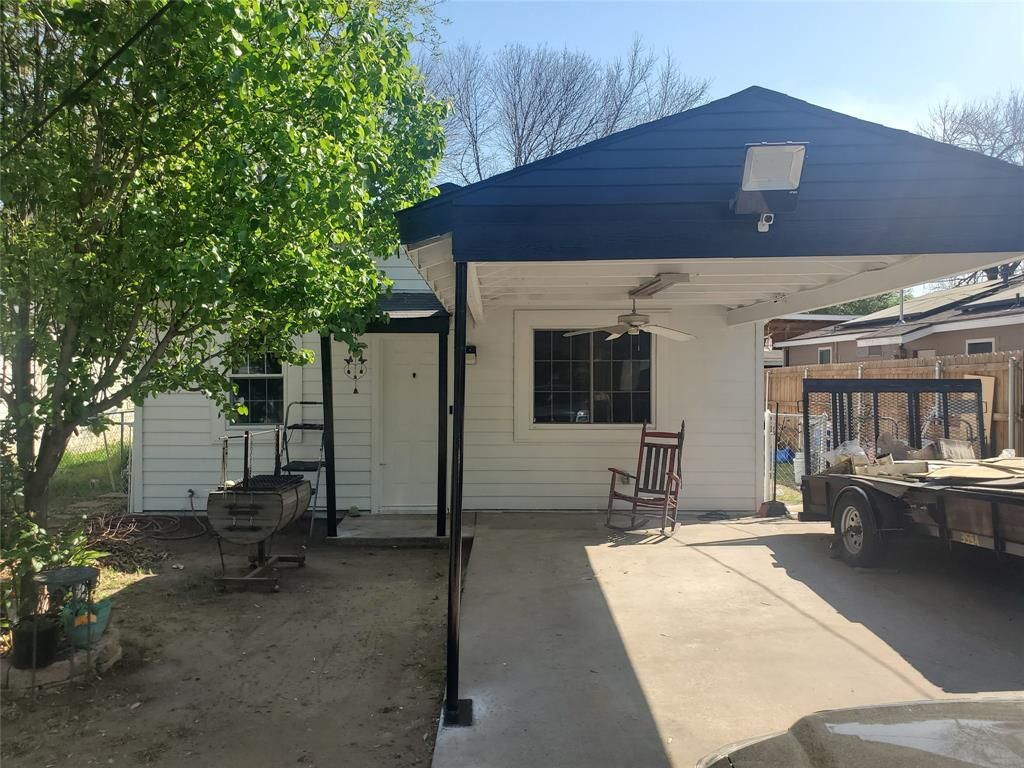 1404 E Irving Heights Drive