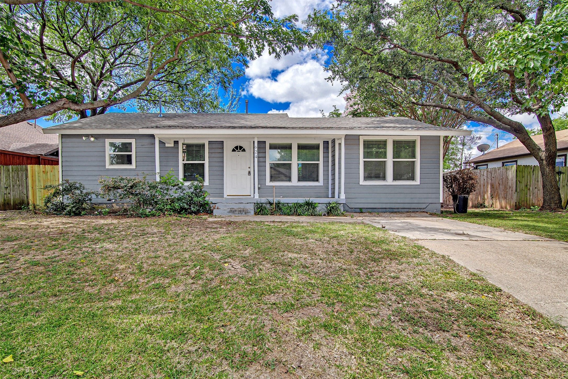 624 E Ellen Avenue