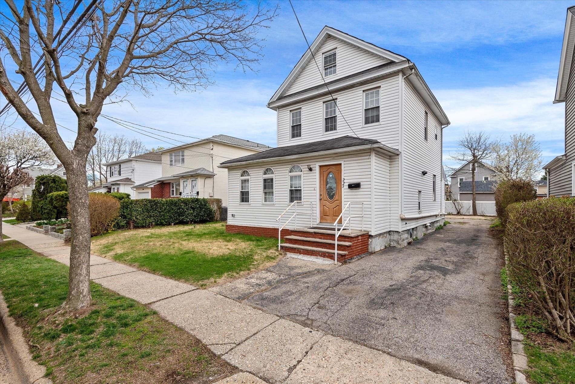 223 Jackson Avenue