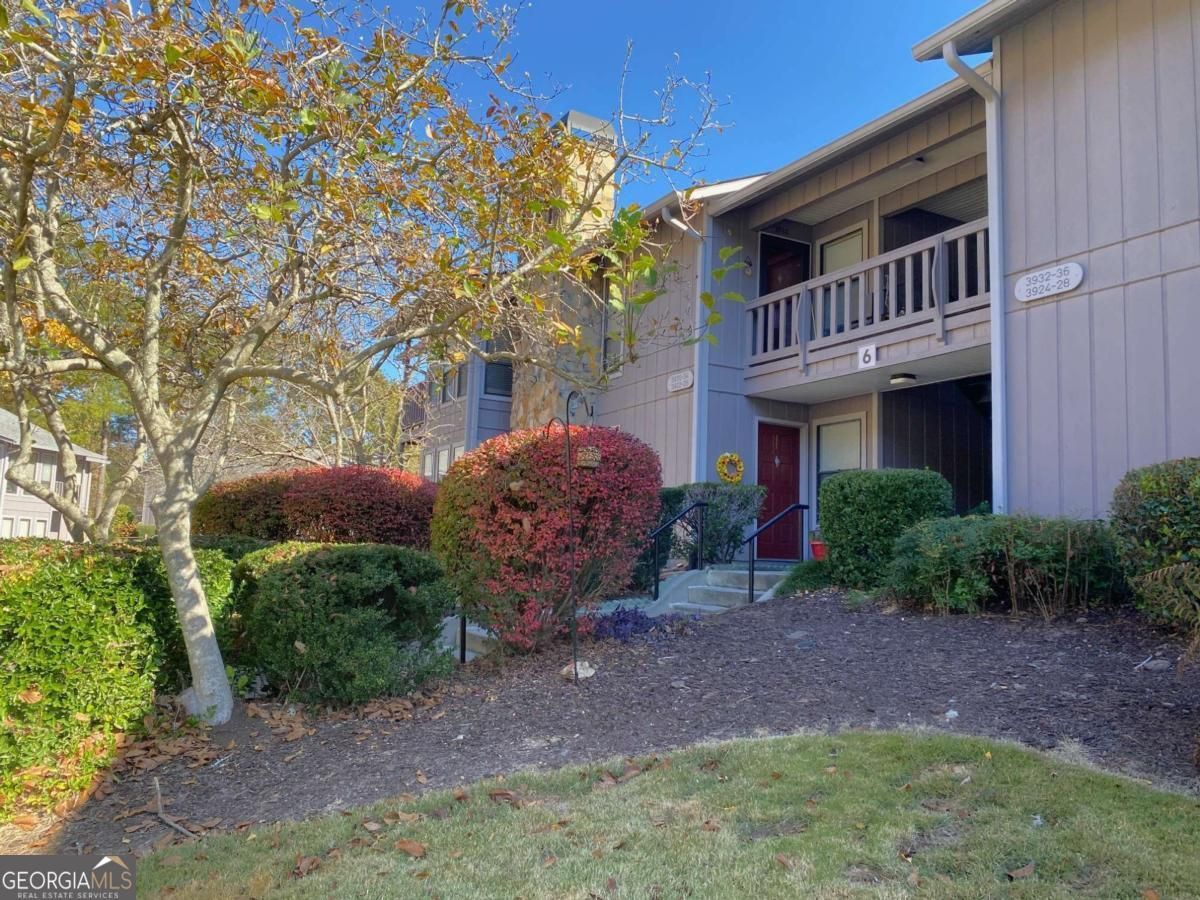 3934 Woodridge Way