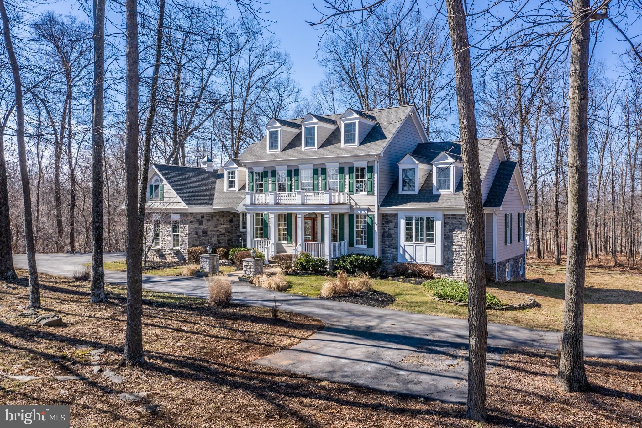 Beacon Hill Neighborhood: Loudoun Communities