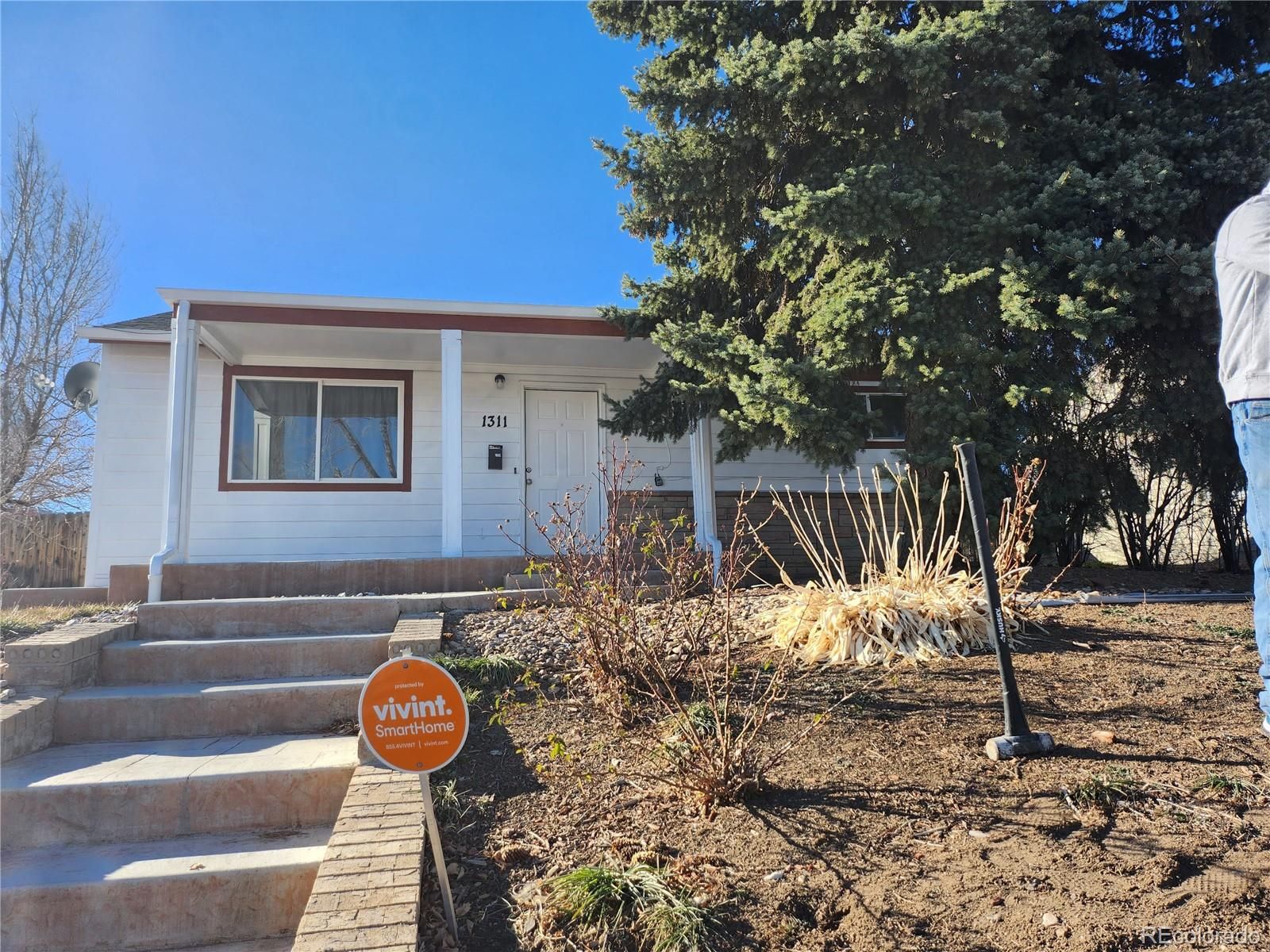 1311 S Quivas Street