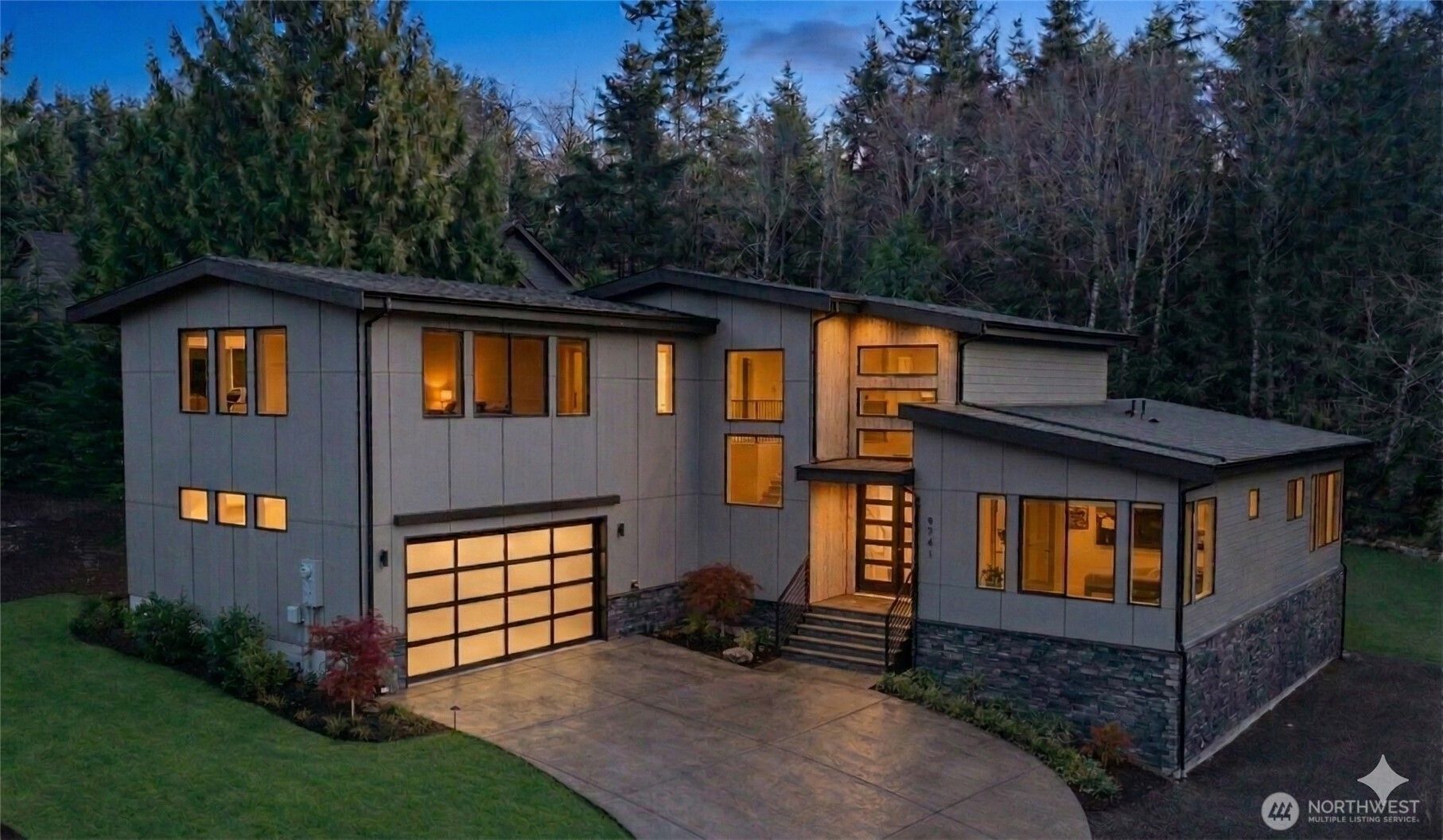 9741 Ne White Horse Drive