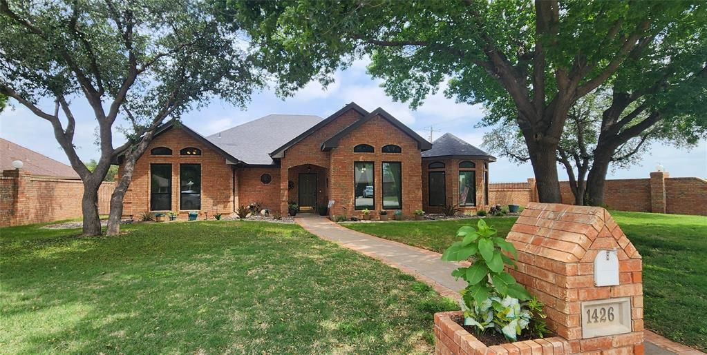 1426 Lakeview Road