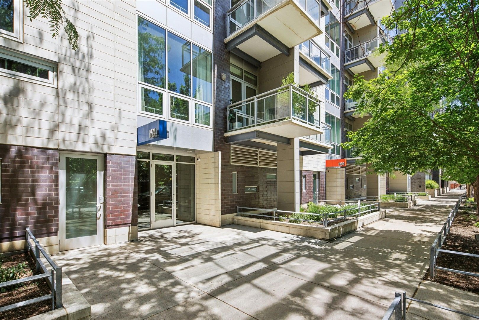 1124 W Adams Street 5E