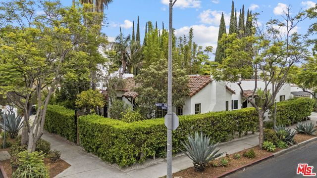 953 N Martel Avenue