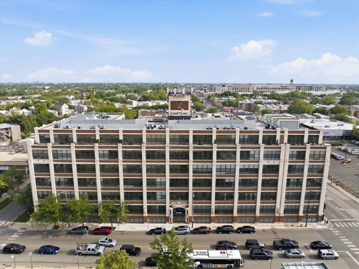 3963 W Belmont Avenue 211