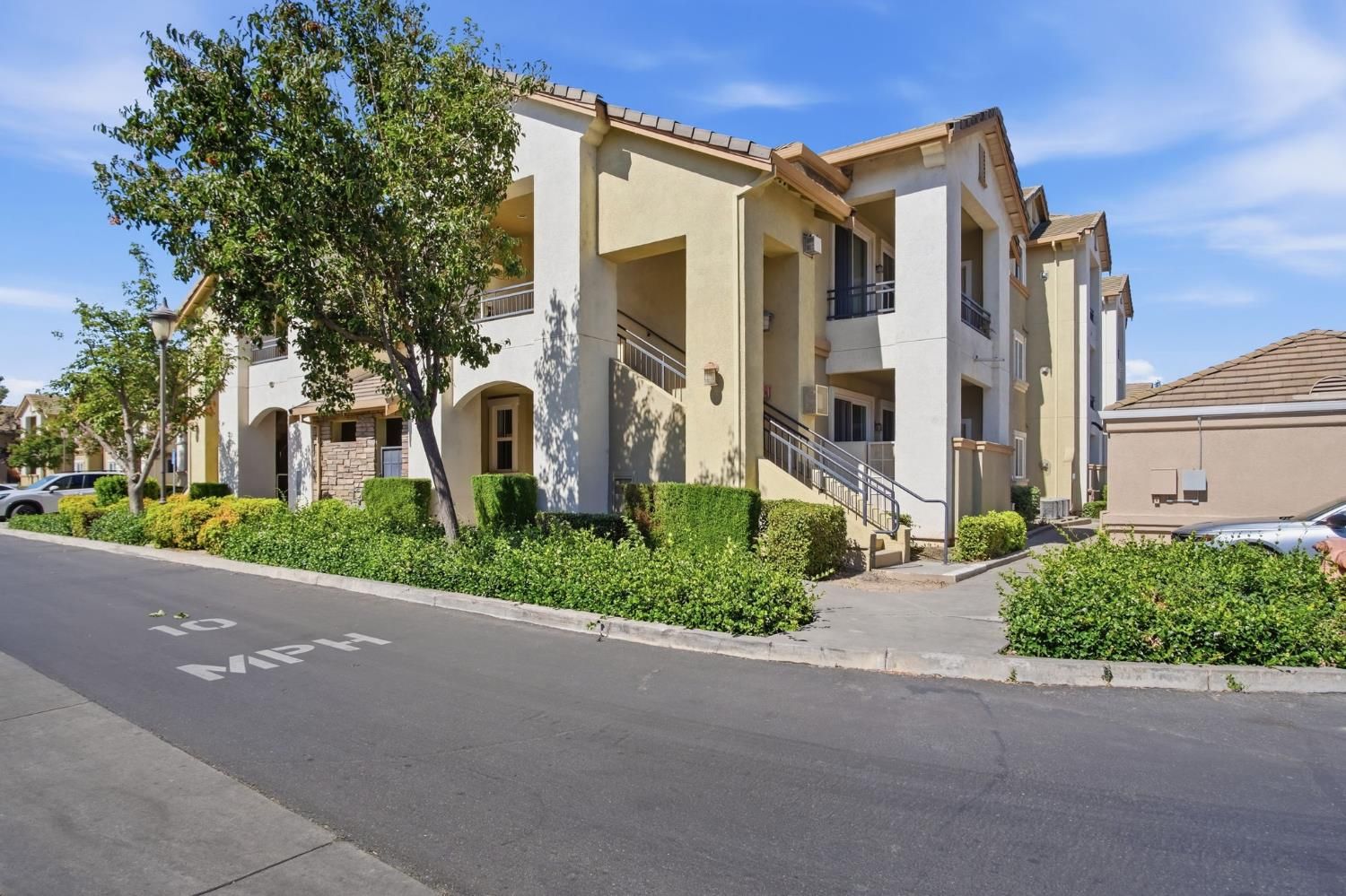1360 Shady Lane 422