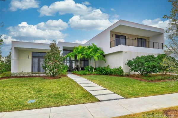 Botaniko Weston Weston Fl Homes For Sale Real Estate Neighborhoods Com
