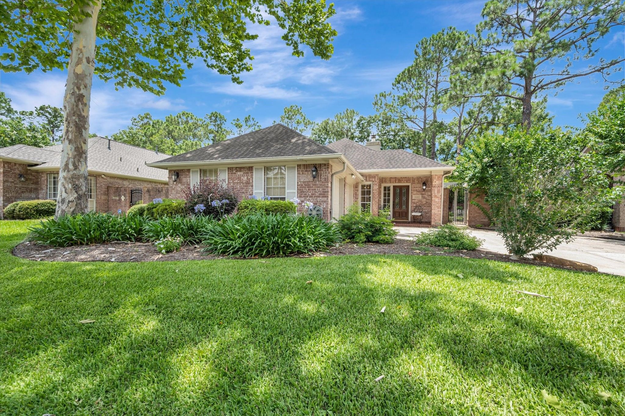 16007 Edgewood Drive