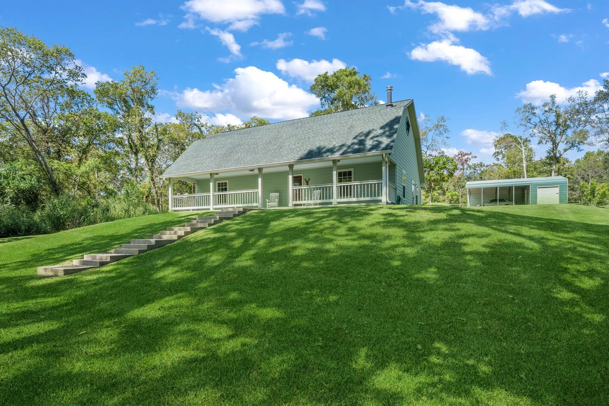 2150 Ne Clayton Street