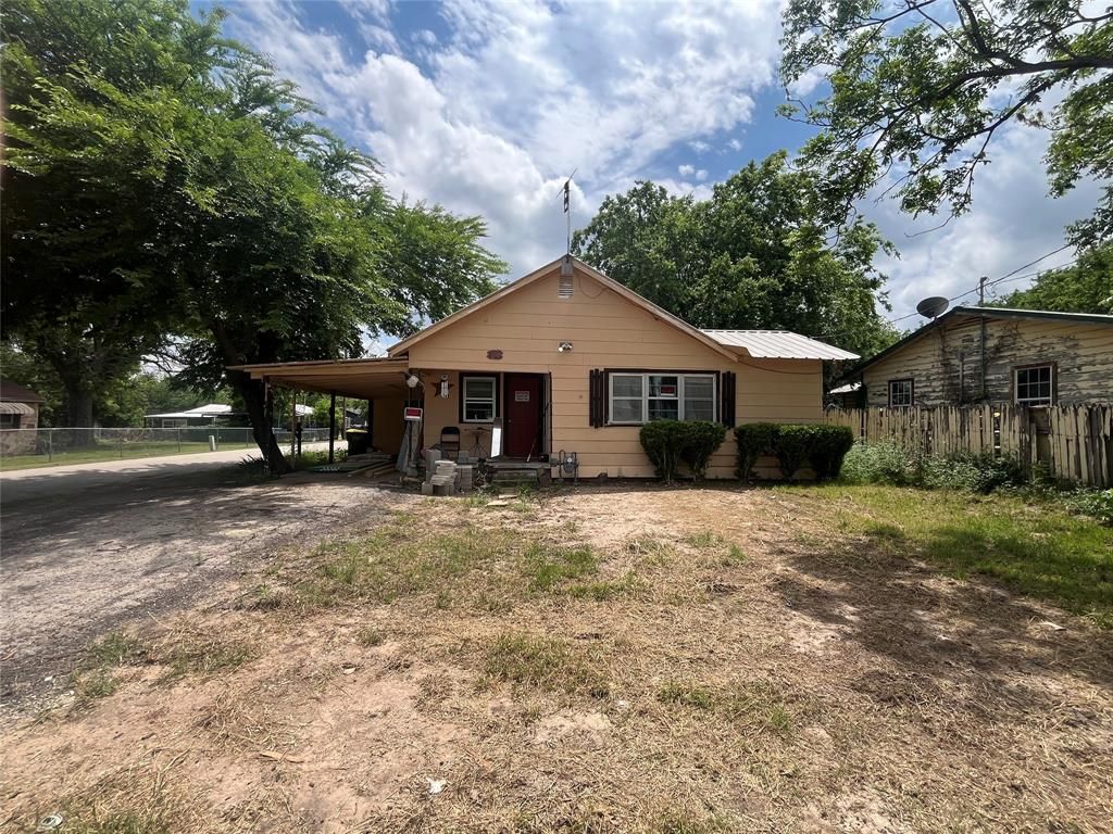 116 E Lipan Drive