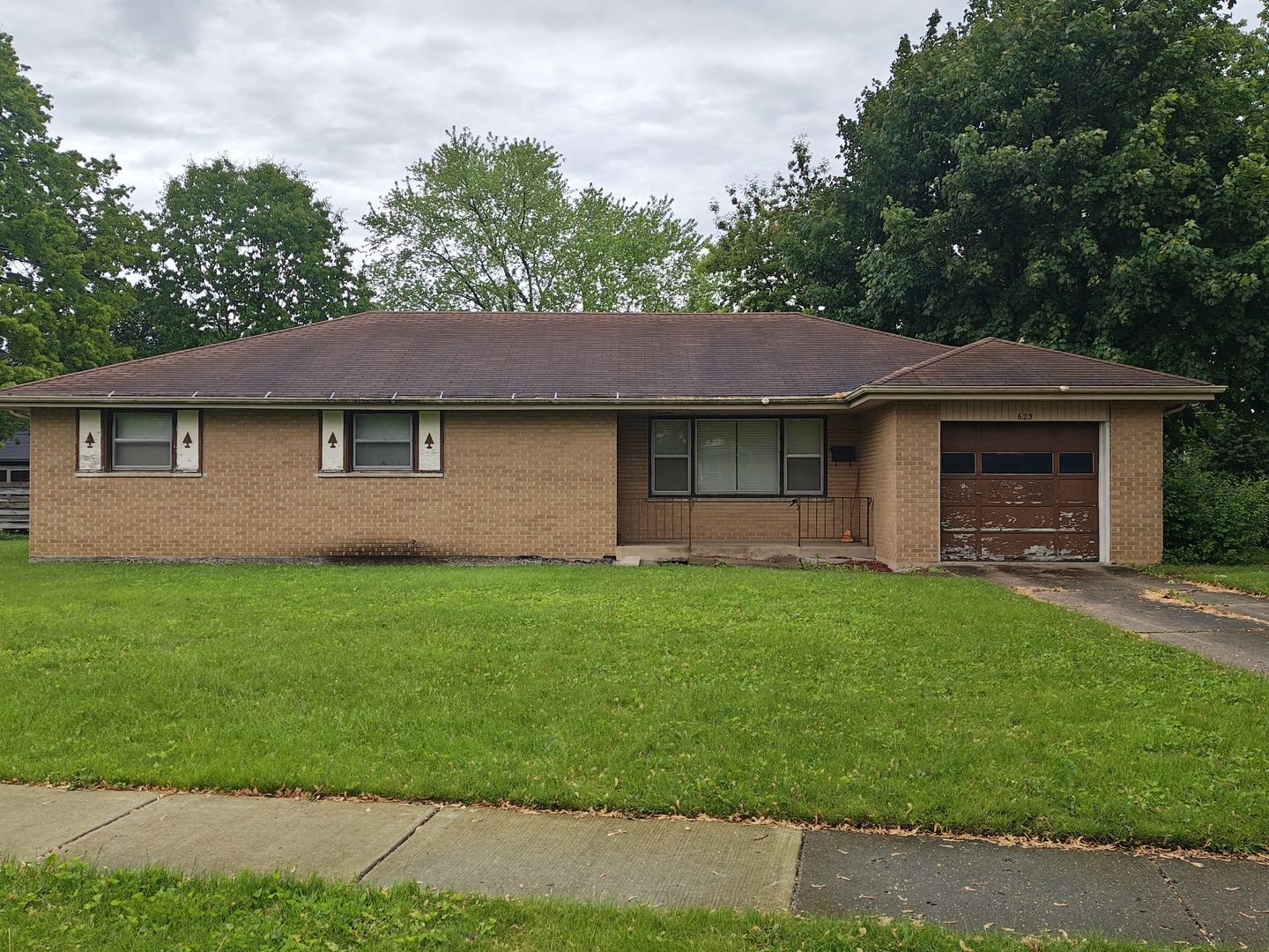 623 N Benton Street