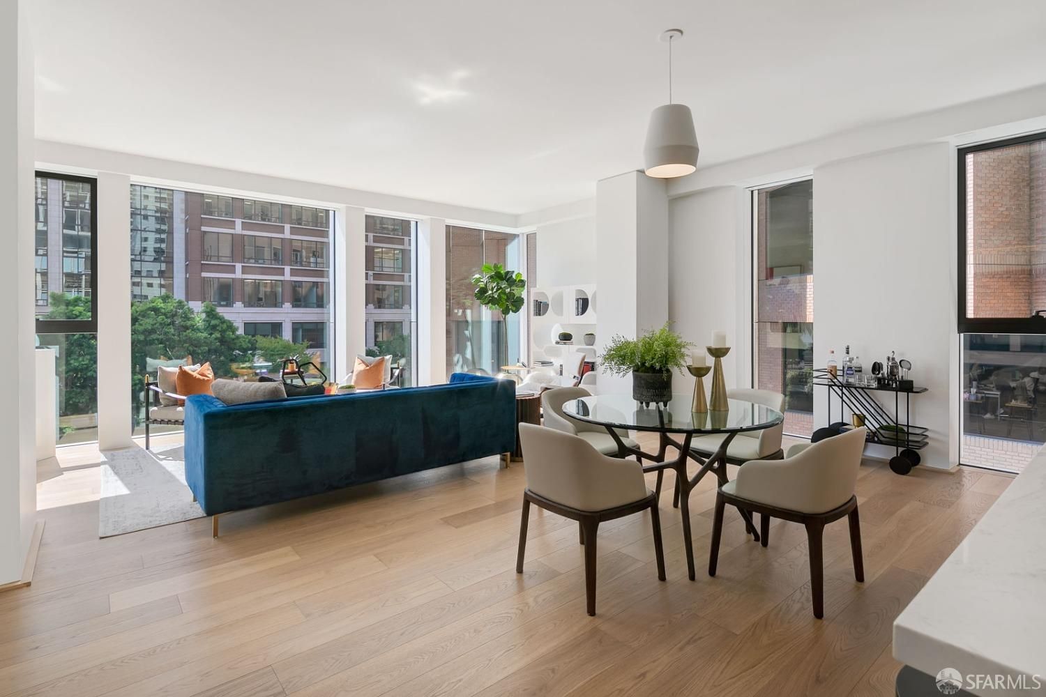 1 Steuart Lane 605